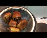 A picture of step 5 of Fried bao (mantao).