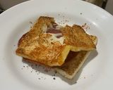 Foto langkah ke 3 dari resep Smoked beef cheese toast ala anak kozan keren.