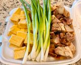 Hình bước làm 1 của món Heo Quay Kho Đậu Hũ & Măng Tây Xào