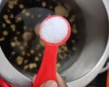 A picture of step 2 of Dal Makhani.