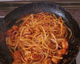 Foto del paso 6 de la receta: Tallarines con Tomate y Gambones