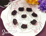 A picture of step 3 of Chia Seeds covered Dates.