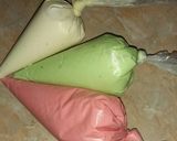 Foto langkah ke 4 dari resep Bolkus mini strawberry #RabuBaru #BikinRamadanBerkesan.