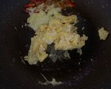 Foto langkah ke 2 dari resep Tumis Pakcoy Telur Orak Arik.