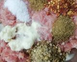 A picture of step 3 of Chicken chapli kabab.