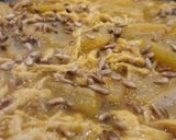Foto del paso 6 de la receta: Cardo con Pollo Mechado al Curry, Piñones y Semillas de Girasol