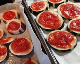 Foto del passaggio 1 della ricetta Pizzette di melanzana al forno
