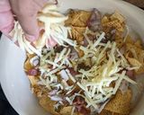 A picture of step 6 of Summer party Chicken and bacon nachos.
