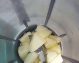 A picture of step 1 of Strawberry ice cream shake.
