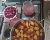 1981. gyümölcs leves őszibarack és meggyből recept fázis 5 fotója