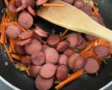 Foto langkah ke 4 dari resep Easy Cooking: Sausage Biefstuk (Bistik Sosis).