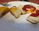 Foto del paso 4 de la receta: Bocaditos de queso con salchichas y huevos al nido