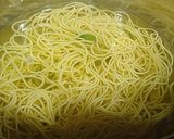 Hình bước làm 2 của món Mì trứng trộn