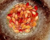 Foto langkah ke 2 dari resep Cemilan kulit melinjo pedas manis.