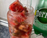 Foto del paso 4 de la receta: Cubos de hielo de fresa y kiwi