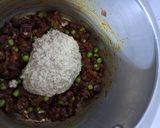 A picture of step 4 of Beetroot - green peas curry.