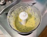 Une image de l'étape 4 de Sauce salade à l'ail des ours.