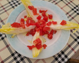 Foto del paso 2 de la receta: Ensalada de endibias con pimientos confitados