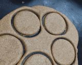 Foto del paso 4 de la receta: Tapitas integrales para alfajores 🫢