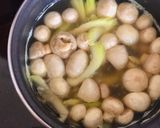 Hình bước làm 2 của món 🌱 Canh Nấm Mỡ Cần Tây Chay (Vegan)