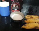A picture of step 1 of Banana milkshake.