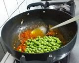 A picture of step 4 of Potato and Fresh greenpeas Curry.
