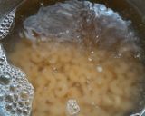 Foto del paso 3 de la receta: Tortitas de carne de res con coditos en mantequilla de ajo