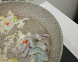Foto langkah ke 3 dari resep Spagetti Aglio e Olio Topping Udang.