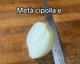 Foto del passaggio 2 della ricetta Orecchiette con zucchine e salsiccia
