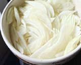 Une image de l'étape 1 de Boeuf sauté aux oignons.