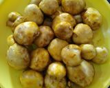 A picture of step 2 of Mushroom Pakoda.