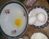 A picture of step 1 of Egg cheese roll.