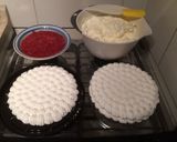 Foto del paso 7 de la receta: Torta de merengue frutilla (torta helada)