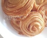 A picture of step 1 of Flaky Spiral Curry Puffs.