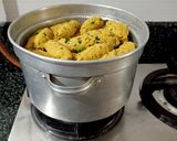 મેથી દૂધી કોથમીર ના મુઠીયા (Methi Dudhi Kothmir Muthiya Recipe In Gujarati) રેસીપી સ્ટેપ3ફોટો
