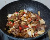 Foto langkah ke 4 dari resep Tumis Kikil Kecap.