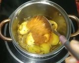 A picture of step 3 of Potato Egg Curry.