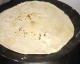 ज्वारीची भाकरी (jowarichi bhakhri recipe in marathi) रेसिपी स्टेप 3 फोटो 