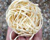 Foto del paso 1 de la receta: 🍝Fideos en salsa de espinaca, ajo y queso crema con castañas de cajú y (falso) huevo poché 🍝