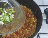 A picture of step 5 of Tum yum Sausages rice.