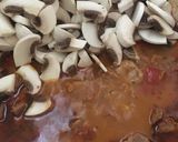 Gombás zúzapörkölt, tarhonyával recept fázis 6 fotója