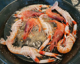 Foto del paso 2 de la receta: Zarzuela de pescado y marisco en un plis plas