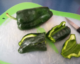 Foto del paso 2 de la receta: Pollo en salsa cremosa de chile poblano