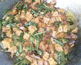 Foto langkah ke 5 dari resep Oseng Mercon K2(kacang kikil).