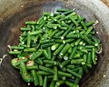 Foto langkah ke 3 dari resep Oseng Manis Tempe Kacang Panjang.