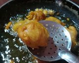 A picture of step 4 of Aloo chop.