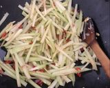 Foto langkah ke 3 dari resep Tumis Labu Siam Telur.