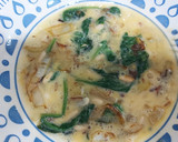 Foto del paso 1 de la receta: Tortilla francesa con espinacas y piñones