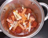 Káposztás kolbászos bableves recept fázis 2 fotója