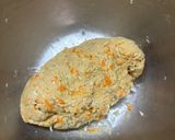 A picture of step 2 of Lauki paratha.